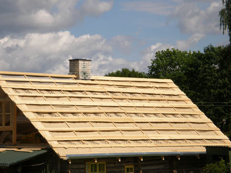Dach z powłoką izolacyjną