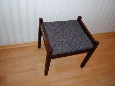 Odrestaurowane krzesło.