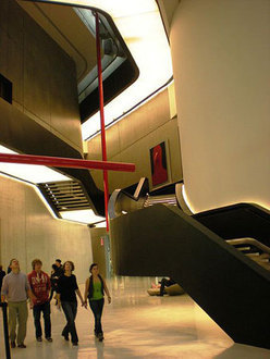MAXXI – narodowe muzeum sztuki XXI wieku  | wikipedia.org