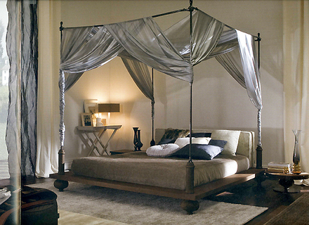 Współczesne łóżko z baldachimem.  | tailorlorentefurniture.co.uk