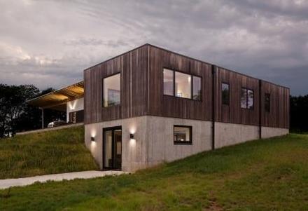 Dom z "Miedzianego drewna" | .HAUS Architects
